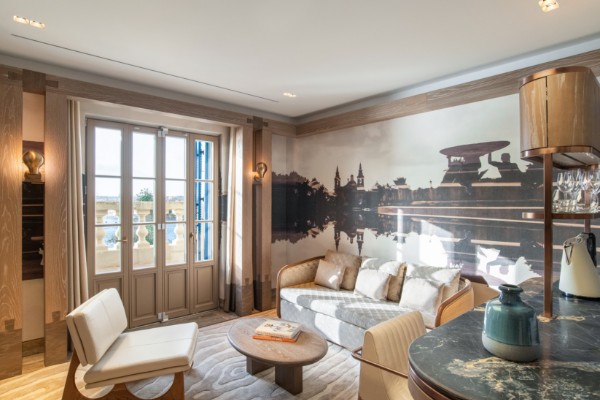 >Iniala Harbour House