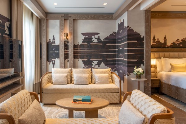 >Iniala Harbour House